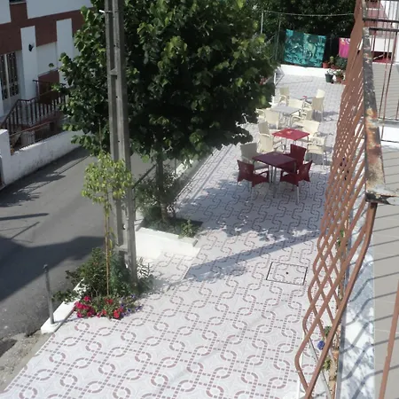 ゲストハウス Correia 3*